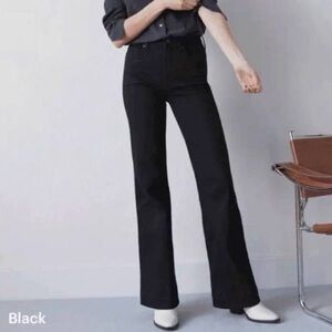 Everlane High Rise Flare Jean in Black - Size 27